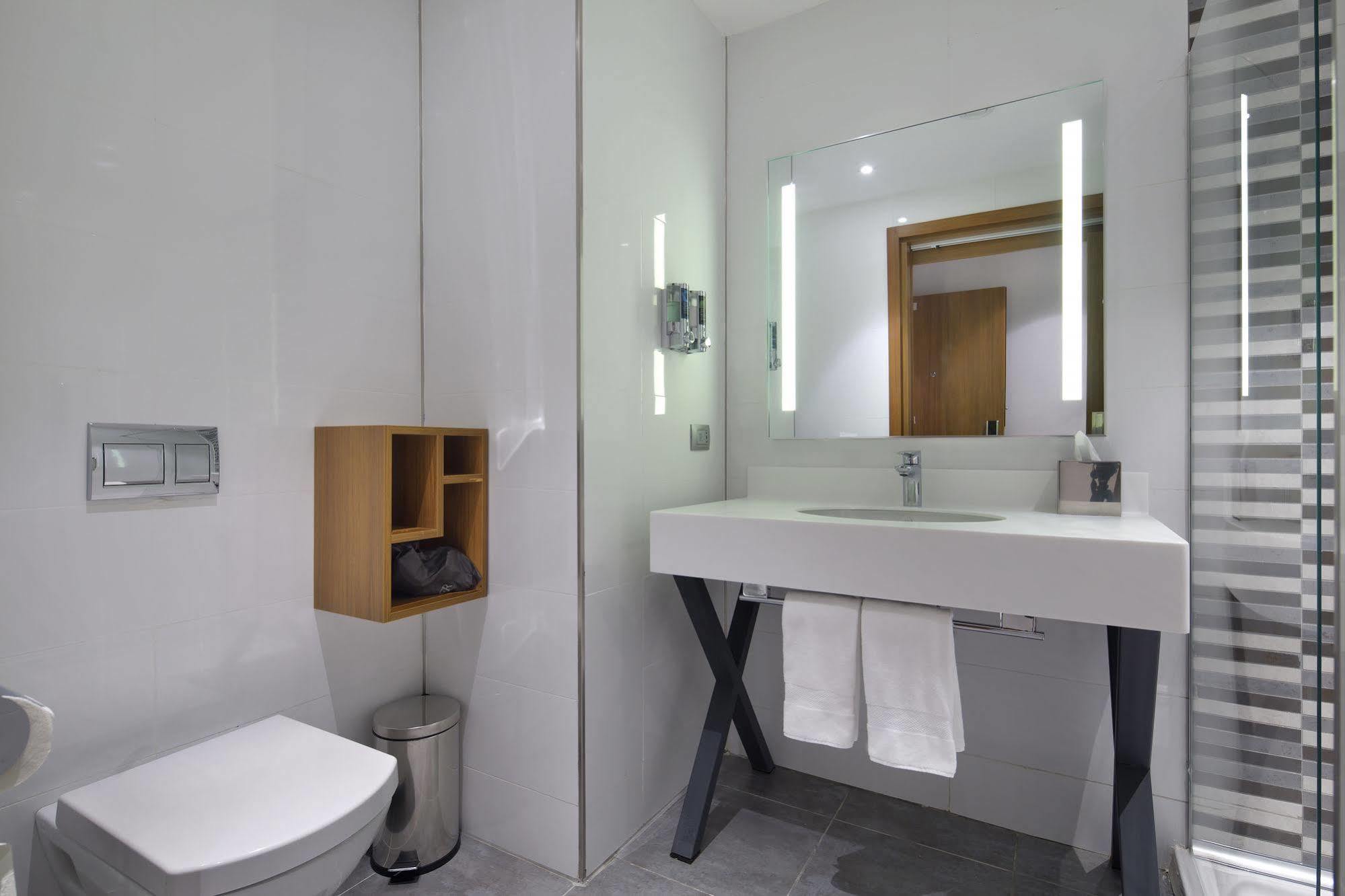 ホテル Hampton By Hilton Kocaeli Symbol エクステリア 写真